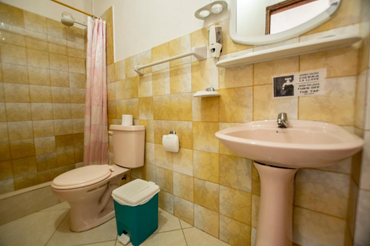 Hostal San Francisco Сан-Кристобаль Экстерьер фото
